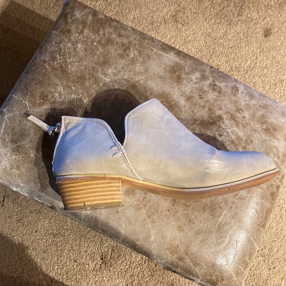 Back zip Boot